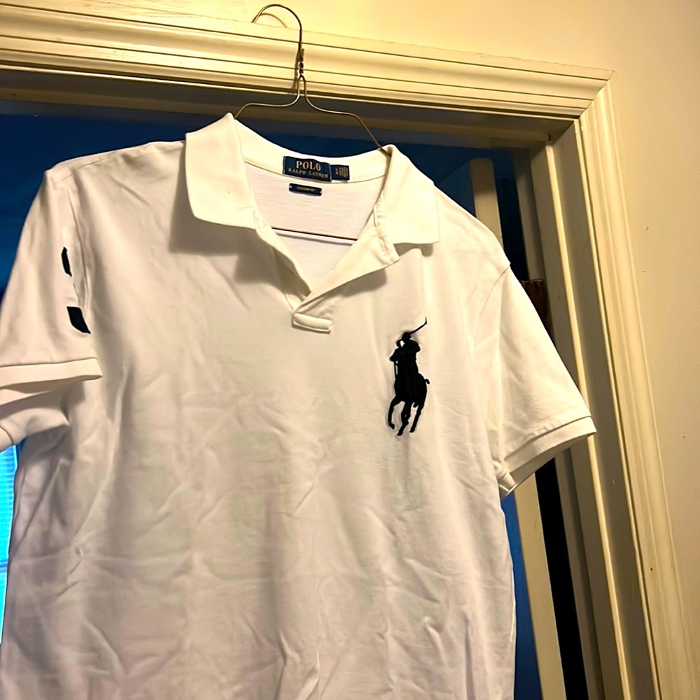 Men’s white short sleeve Polo shirt with big blue horse